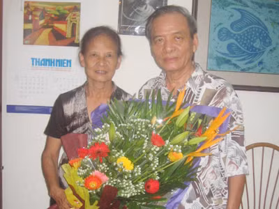 Giáo sư Lê Quang Vịnh và vợ - chị Trần Thị Kim Khánh tại nhà công vụ Văn phòng Chính phủ, Hà Nội