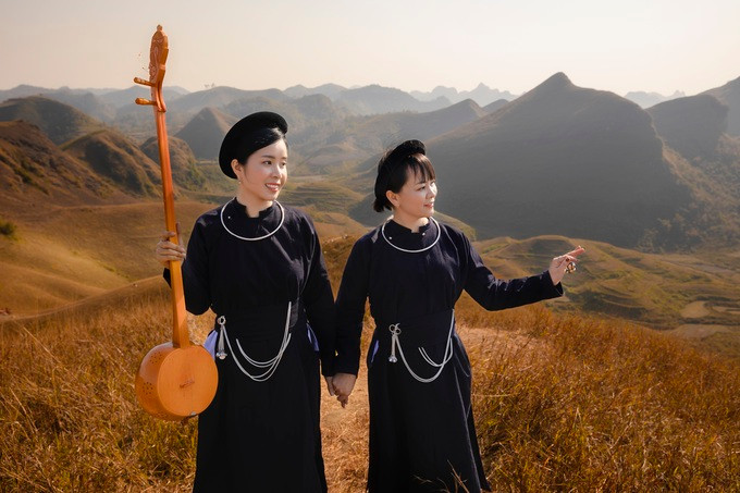 Mùa đông, thời tiết khu vực đồi cỏ này rất lạnh, nhiệt độ 8 - 15 độ C, du khách nếu tới đây nên chọn ngày nắng ráo để việc di chuyển không vất vả (Ảnh: Thái Dương AC). Mùa đông, thời tiết khu vực đồi cỏ này rất lạnh, nhiệt độ 8 - 15 độ C, du khách nếu tới đây nên chọn ngày nắng ráo để việc di chuyển không vất vả (Ảnh: Thái Dương AC).