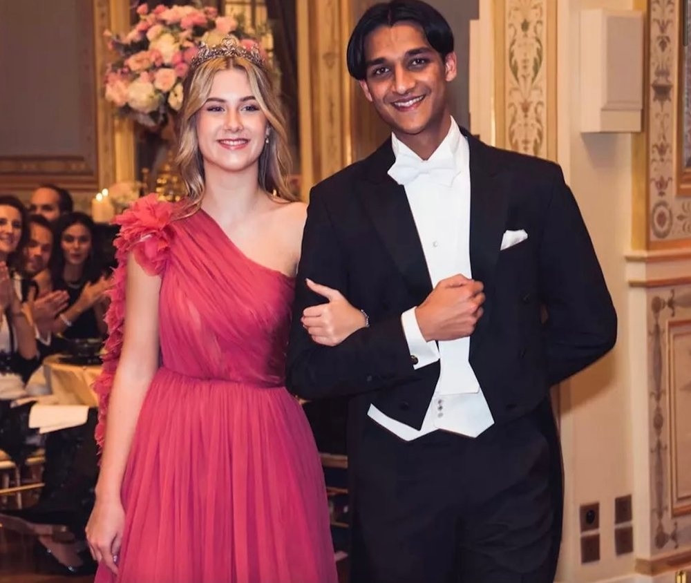 Leah Bain là beauty blogger nổi tiếng trên mạng xã hội. Leah Bain là beauty blogger nổi tiếng trên mạng xã hội.