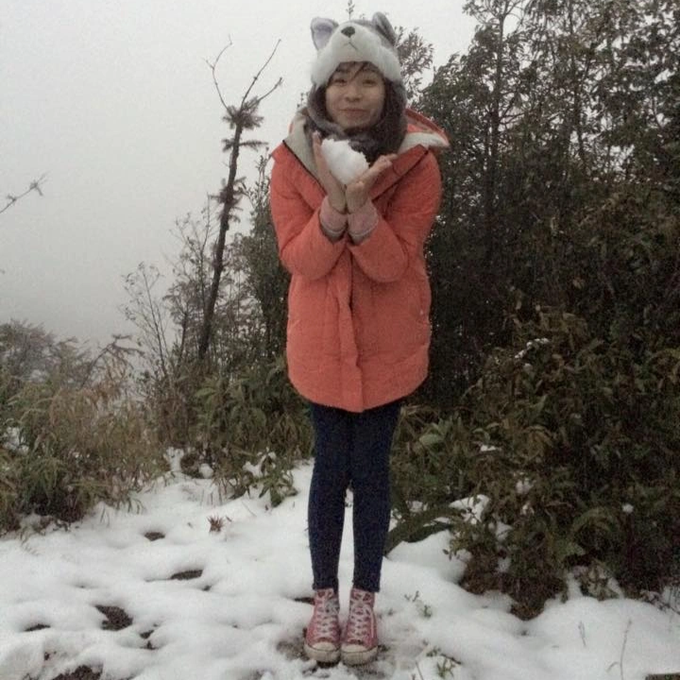 Chị Trang đón tuyết rơi ở Ô Quý Hồ năm 2015 (Ảnh: NVCC). Chị Trang đón tuyết rơi ở Ô Quý Hồ năm 2015 (Ảnh: NVCC).