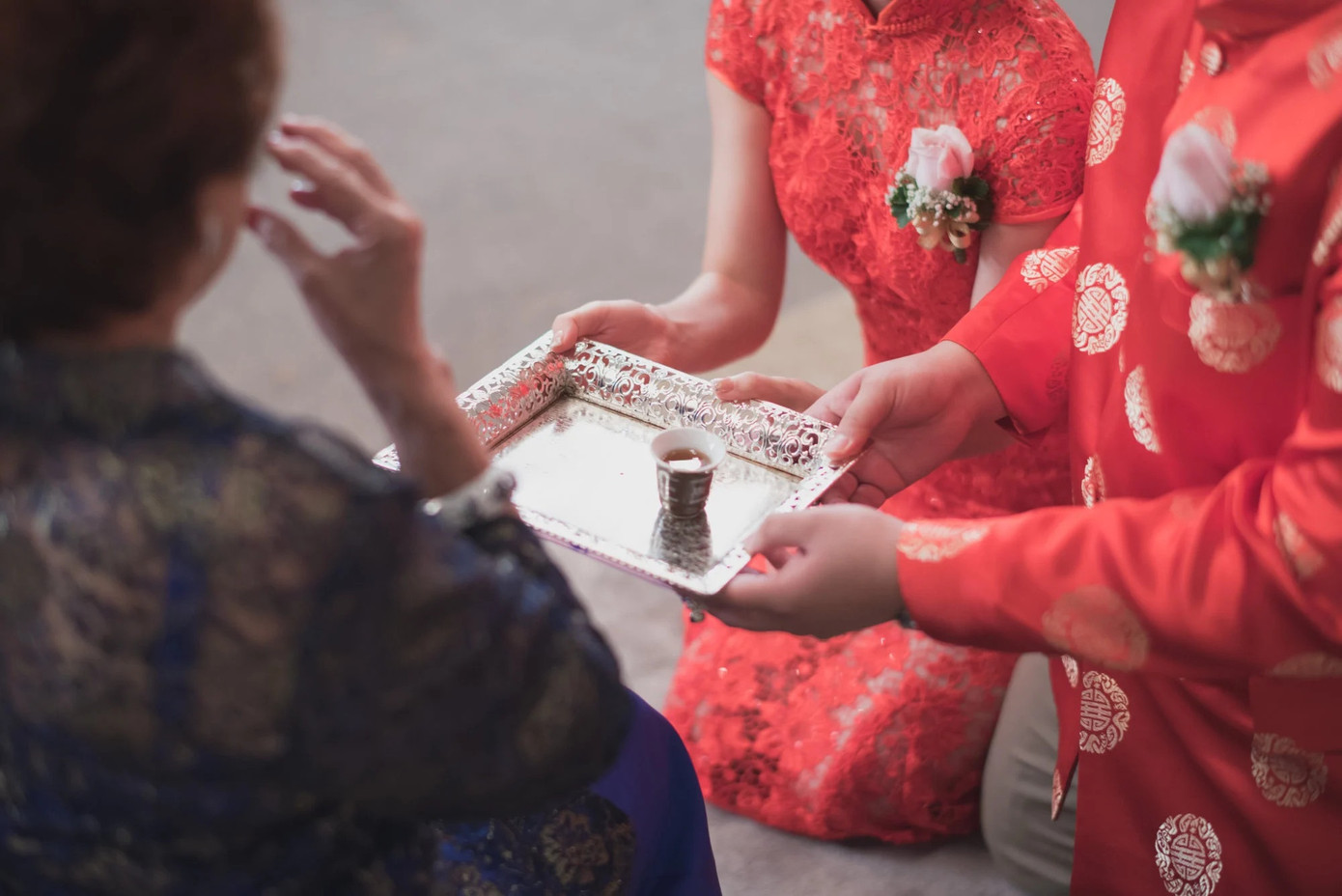 Tiền bạc là gánh nặng trong nhiều cuộc hôn nhân ở Trung Quốc. Ảnh: Shutterstock.