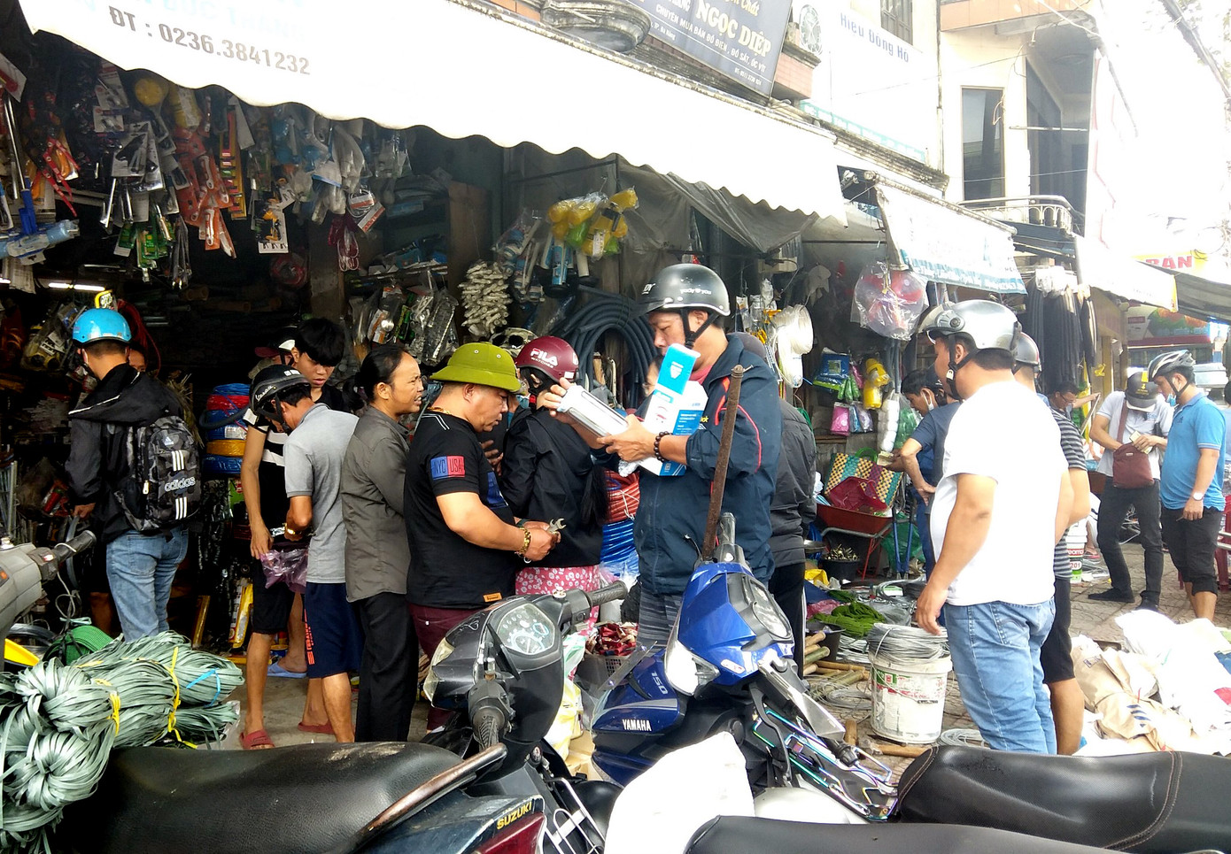 Trực thăng, xe bọc thép sẵn sàng ứng phó với bão số 9 ảnh 50