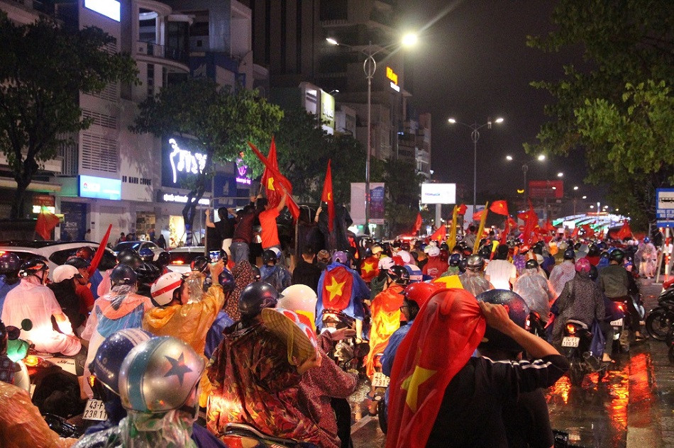 Đêm cuồng nhiệt với chức vô địch AFF Cup 2018 của tuyển Việt Nam ảnh 1
