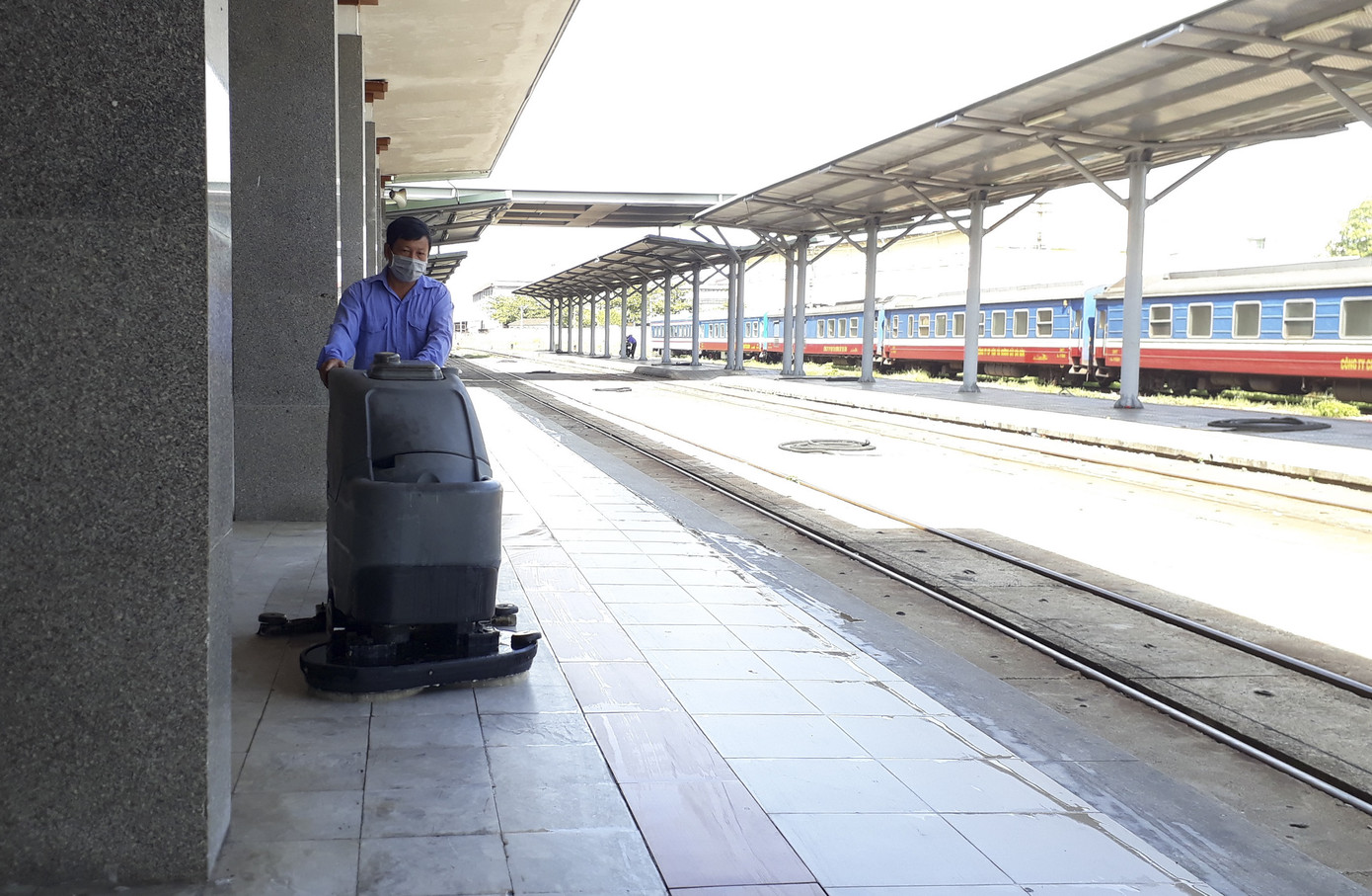 Bến xe, nhà ga Đà Nẵng đìu hiu sau lệnh 'thông đường' ảnh 11