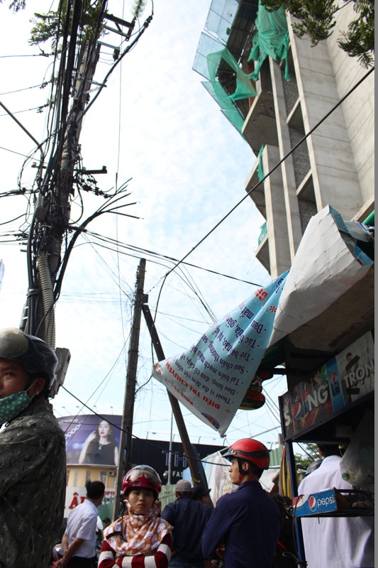 Công nhân rơi từ tầng 12 xuống đất tử vong ảnh 4