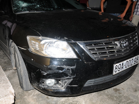 Đầu xe Camry sau khi xảy ra sự việc. Ảnh: Tuấn Nguyễn. Đầu xe Camry sau khi xảy ra sự việc. Ảnh: Tuấn Nguyễn