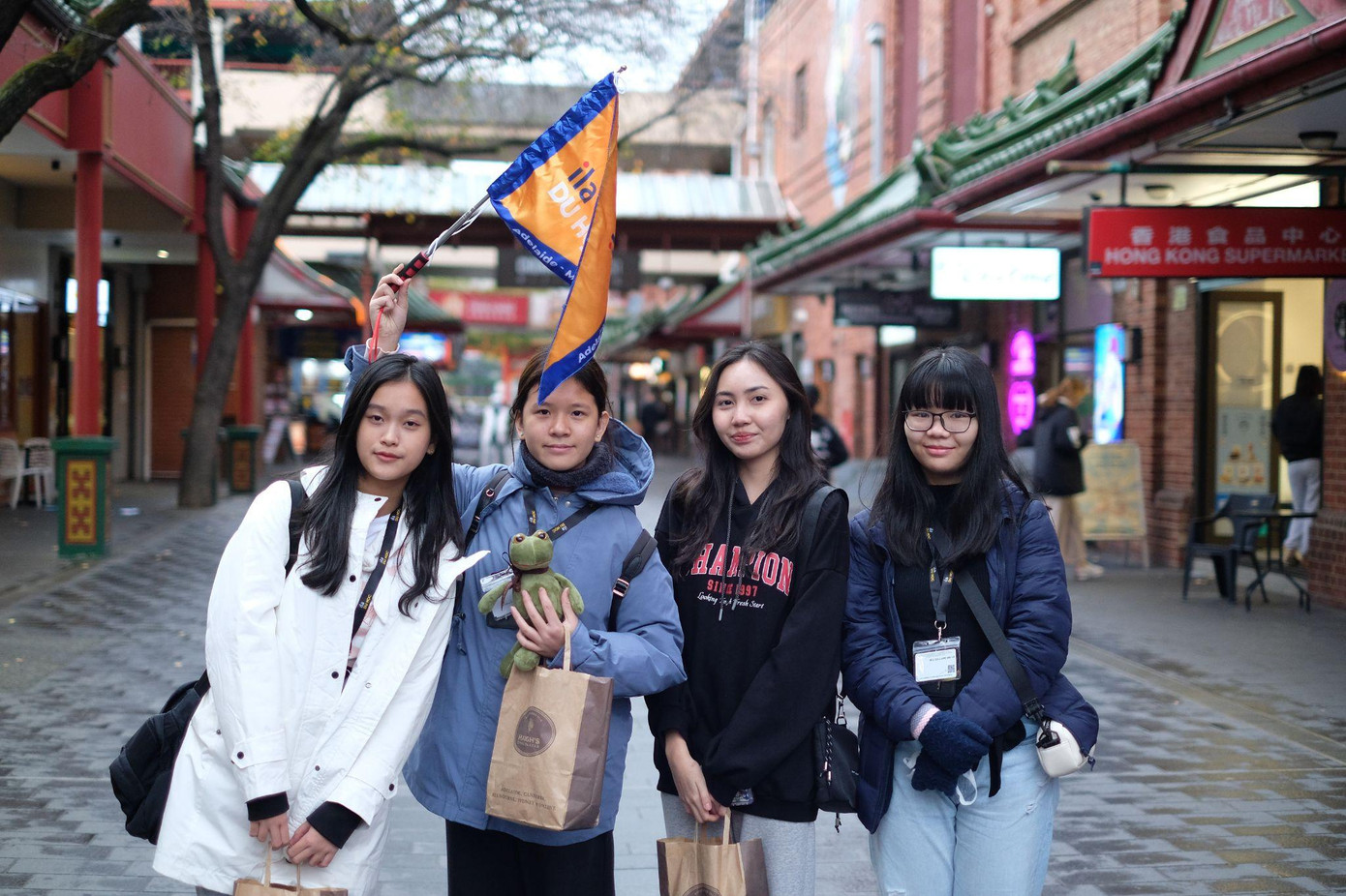 Học sinh tham gia hoạt động ngoại khóa trong chương trình du học hè Úc Học sinh tham gia hoạt động ngoại khóa trong chương trình du học hè Úc