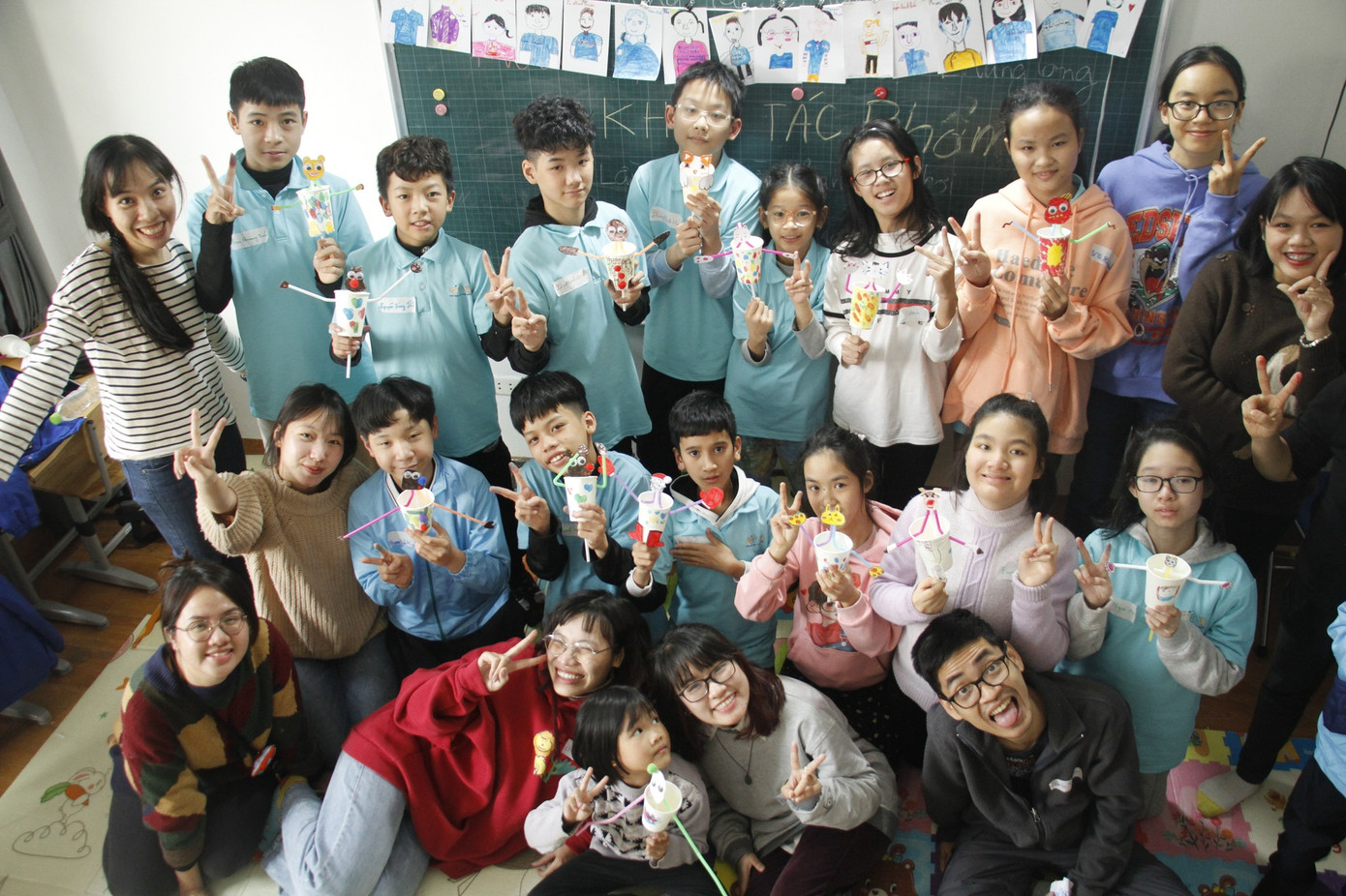 Tòhe là kết tinh từ những nụ cười hồn nhiên của các em nhỏ và tinh thần dám nghĩ dám làm để lan tỏa nét trẻ thơ ấy.