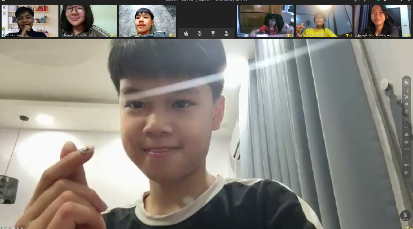 Một buổi học kỹ năng sống nhóm nhỏ trực tuyến tại TeenCare.