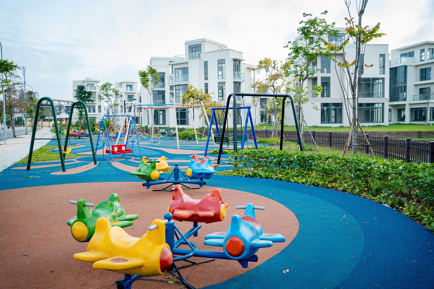 Khu vui chơi trẻ em nhiều màu sắc tại Ruby Tree Golf Villas