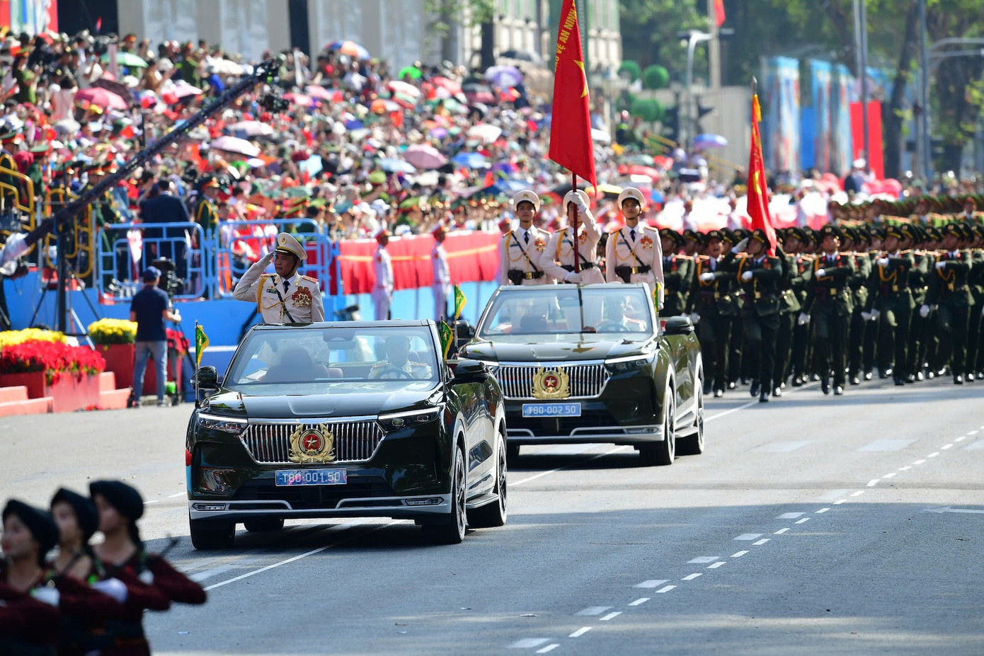 Đoàn VinFast VF 9 đảm nhiệm vai trò xe chỉ huy, dẫn đầu Khối Quân đội nhân dân Việt Nam và Khối Công an nhân dân..