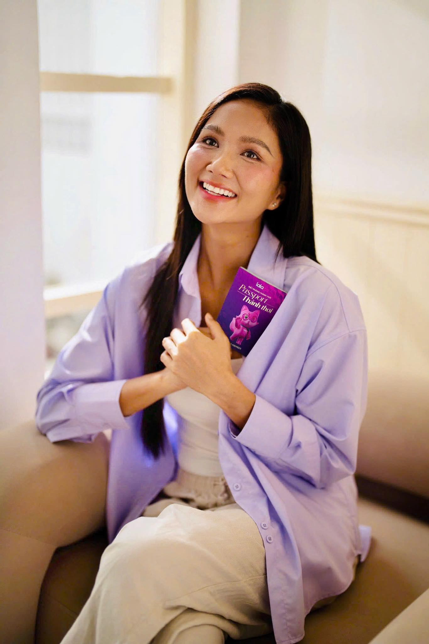 H’Hen Niê là Đại sứ Thảnh Thơi, với sự đồng điệu cùng sản phẩm du lịch cá nhân hóa Passport Thảnh Thơi. H’Hen Niê là Đại sứ Thảnh Thơi, với sự đồng điệu cùng sản phẩm du lịch cá nhân hóa Passport Thảnh Thơi.