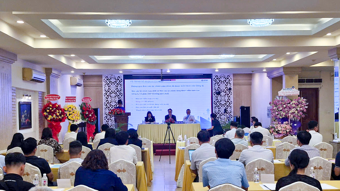 Toàn cảnh phiên họp đại hội cổ đông năm 2025 của CTCP DNP Holding.