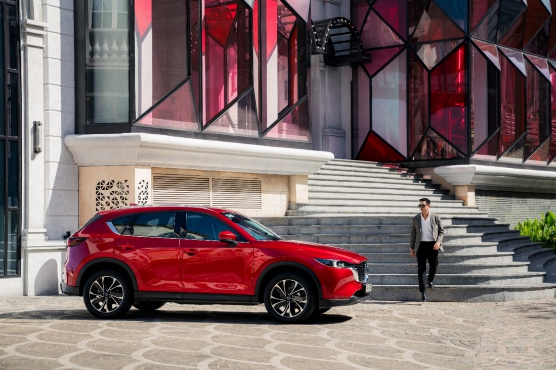 Khách hàng mua xe Mazda CX-5 nhận ưu đãi hấp dẫn trong tháng 4/2025