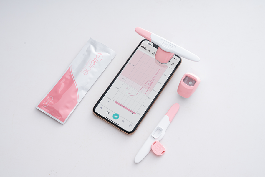 Bộ sản phẩm đầy đủ gồm que thử và đầu đọc giúp phân tích dữ liệu chính xác