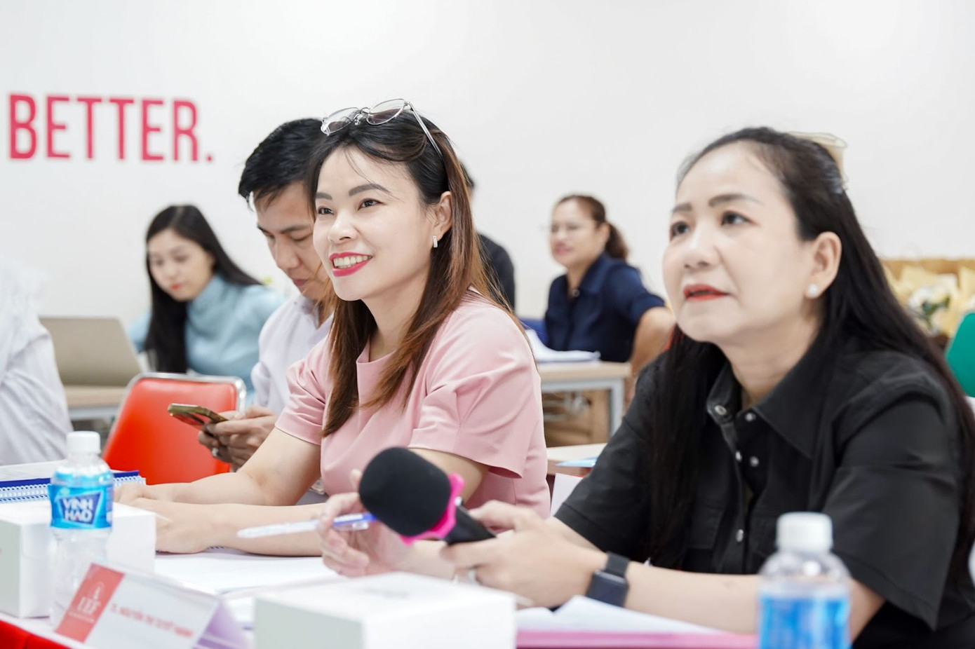 Giảng viên là các Giáo sư, Phó Giáo sư, Tiến sĩ có thâm niên giảng dạy và nghiên cứu Giảng viên là các Giáo sư, Phó Giáo sư, Tiến sĩ có thâm niên giảng dạy và nghiên cứu