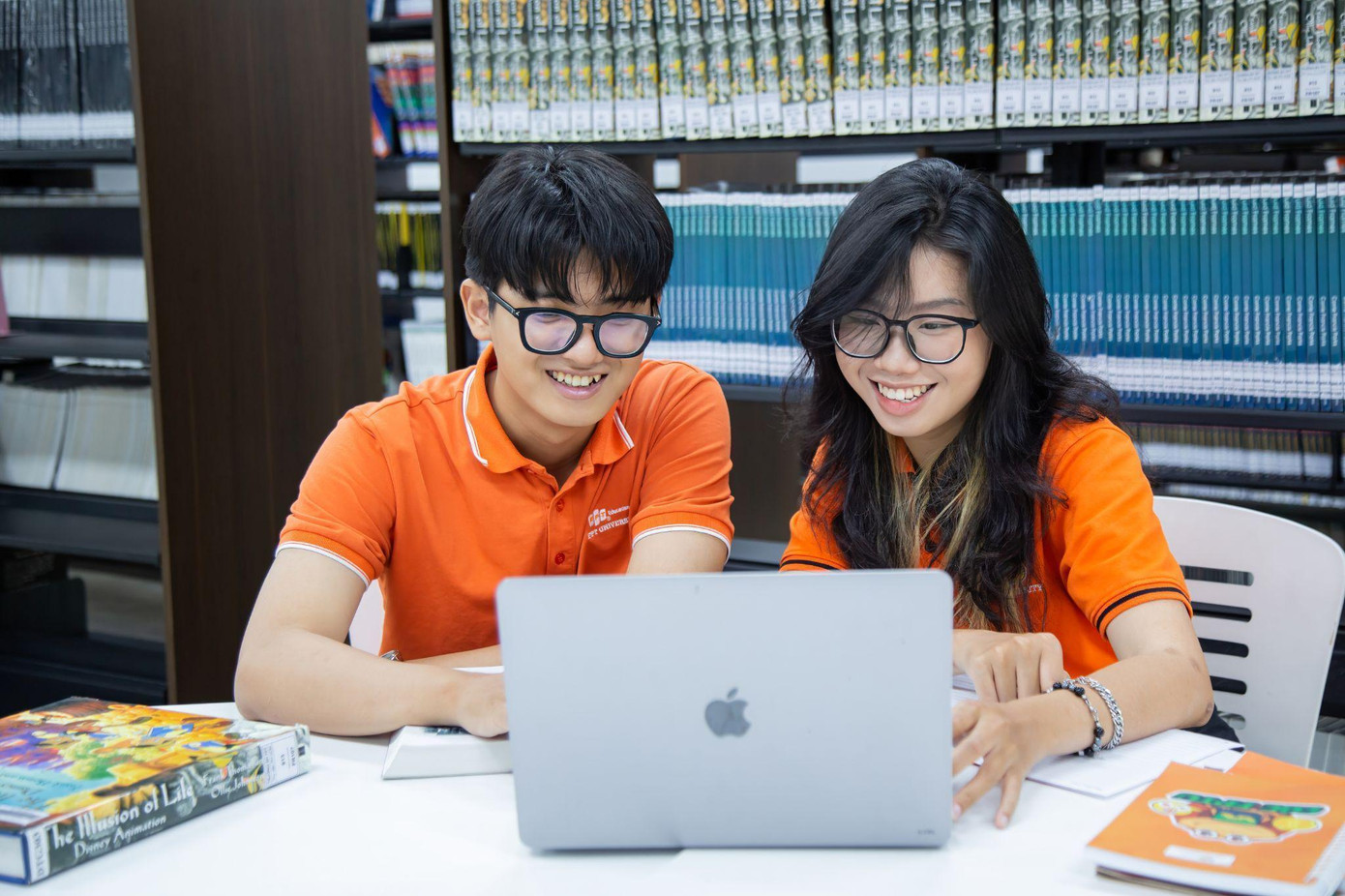 Học bổng Nữ sinh STEM là lời cam kết của Trường Đại học FPT trong hành trình cùng nữ sinh thời đại mới chinh phục công nghệ thông tin. Học bổng Nữ sinh STEM là lời cam kết của Trường Đại học FPT trong hành trình cùng nữ sinh thời đại mới chinh phục công nghệ thông tin.