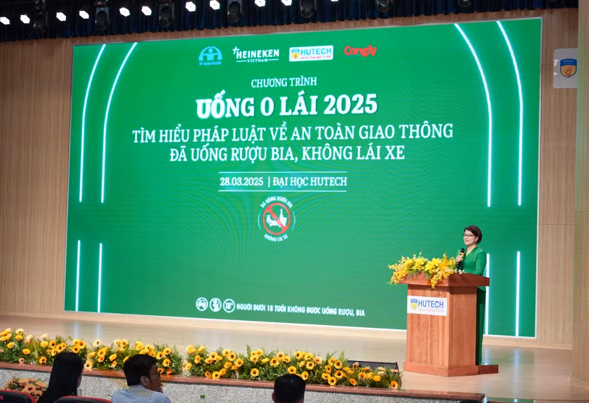Bà Trần Ngọc Ánh - Giám đốc Ngoại vụ Cấp cao HEINEKEN Việt Nam - phát biểu tại chương trình “Uống 0 Lái 2025”