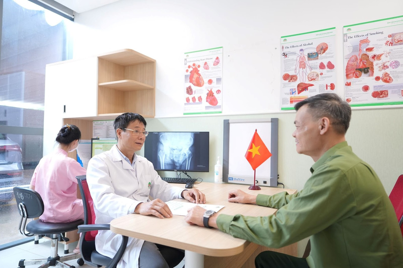 Ths.Bs Trương Xuân Quang tư vấn bệnh lý cơ xương khớp.