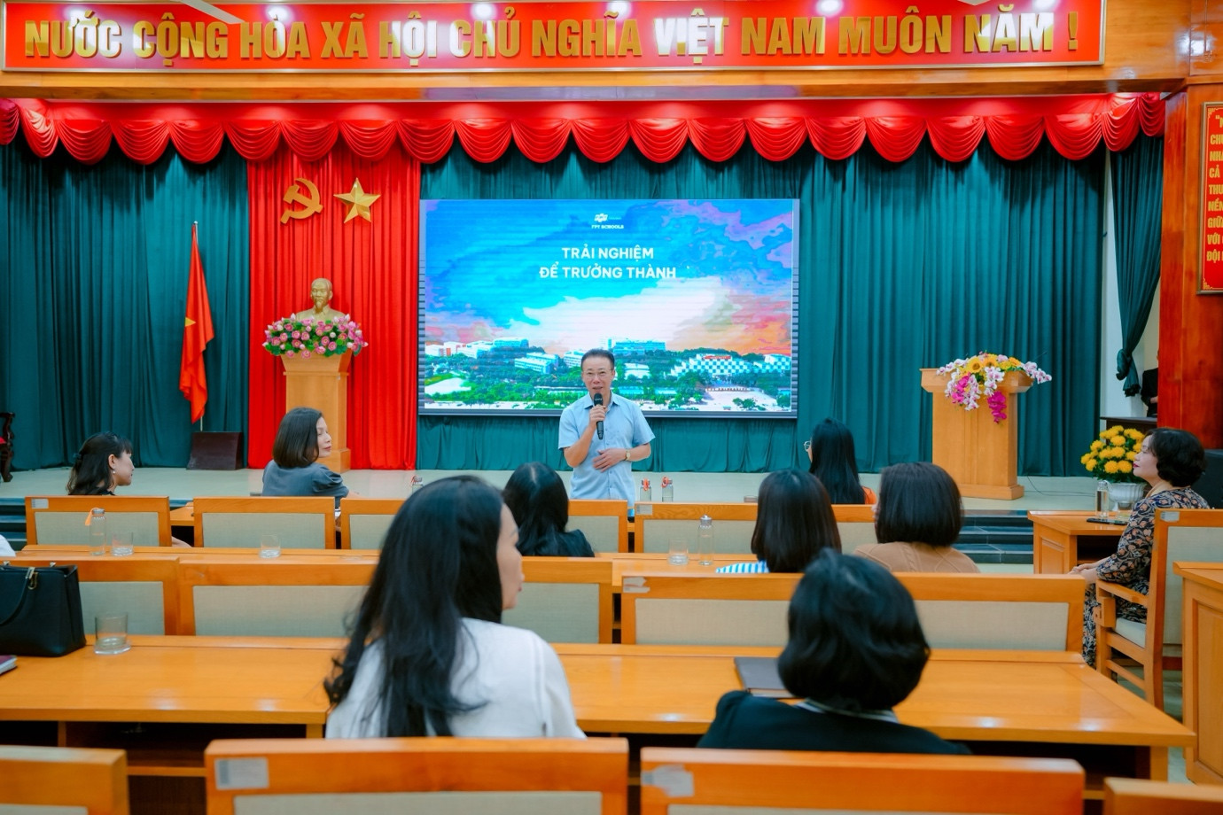 Ông Bùi Tuấn Anh, Phó Chủ tịch UBND thành phố Hưng Yên phát biểu tại sự kiện Ông Bùi Tuấn Anh, Phó Chủ tịch UBND thành phố Hưng Yên phát biểu tại sự kiện