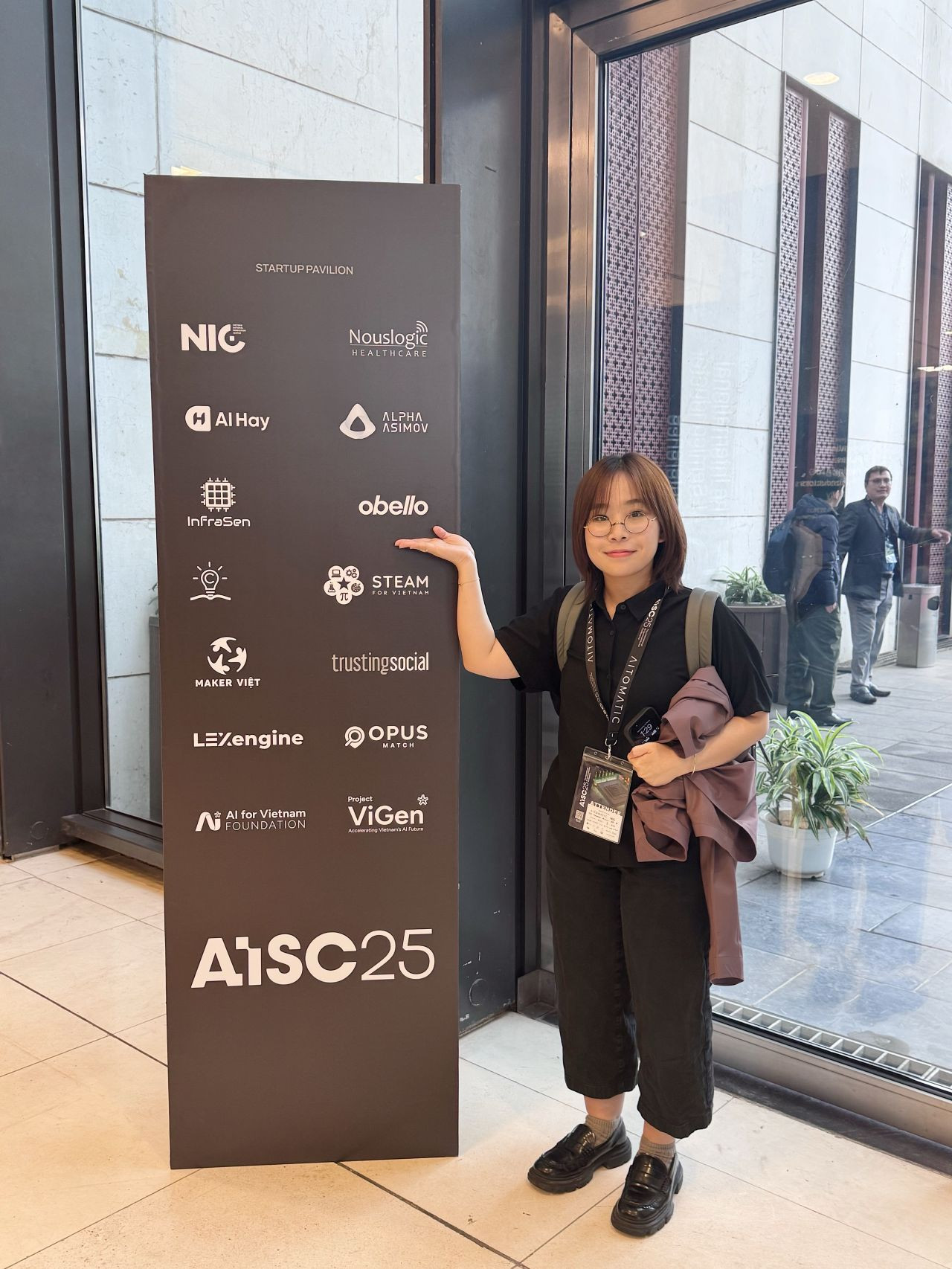 Nguyễn Khánh Linh, cựu sinh viên Trường Đại học FPT, nữ chuyên gia GDE người Việt đầu tiên của Google là nguồn cảm hứng để các bạn gái có thể theo đuổi giấc mơ công nghệ. Nguyễn Khánh Linh, cựu sinh viên Trường Đại học FPT, nữ chuyên gia GDE người Việt đầu tiên của Google là nguồn cảm hứng để các bạn gái có thể theo đuổi giấc mơ công nghệ.