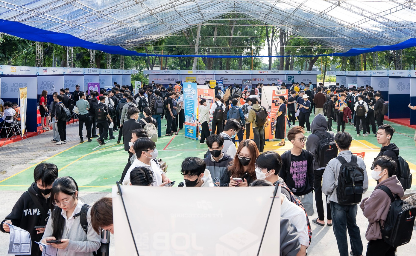 Gần 1000 sinh viên từ nhiều chuyên ngành khác nhau tham gia Ngày hội việc làm, sẵn sàng “săn job” tại TP HCM Gần 1000 sinh viên từ nhiều chuyên ngành khác nhau tham gia Ngày hội việc làm, sẵn sàng “săn job” tại TP HCM