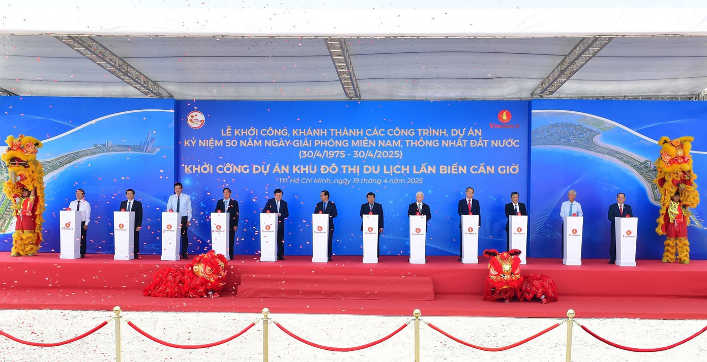 Lễ khởi công dự án Khu đô thị du lịch lấn biển Cần Giờ (hay Vinhomes Green Paradise) diễn ra vào sáng ngày 19/4 Lễ khởi công dự án Khu đô thị du lịch lấn biển Cần Giờ (hay Vinhomes Green Paradise) diễn ra vào sáng ngày 19/4