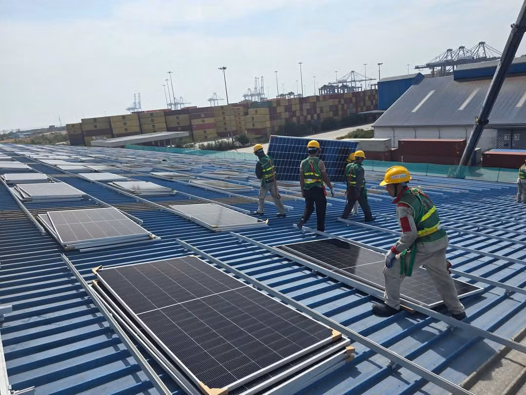 Điện mặt trời, điện mái nhà sẽ là xu hướng phát triển mạnh trong thời gian tới ở Việt Nam Điện mặt trời, điện mái nhà sẽ là xu hướng phát triển mạnh trong thời gian tới ở Việt Nam