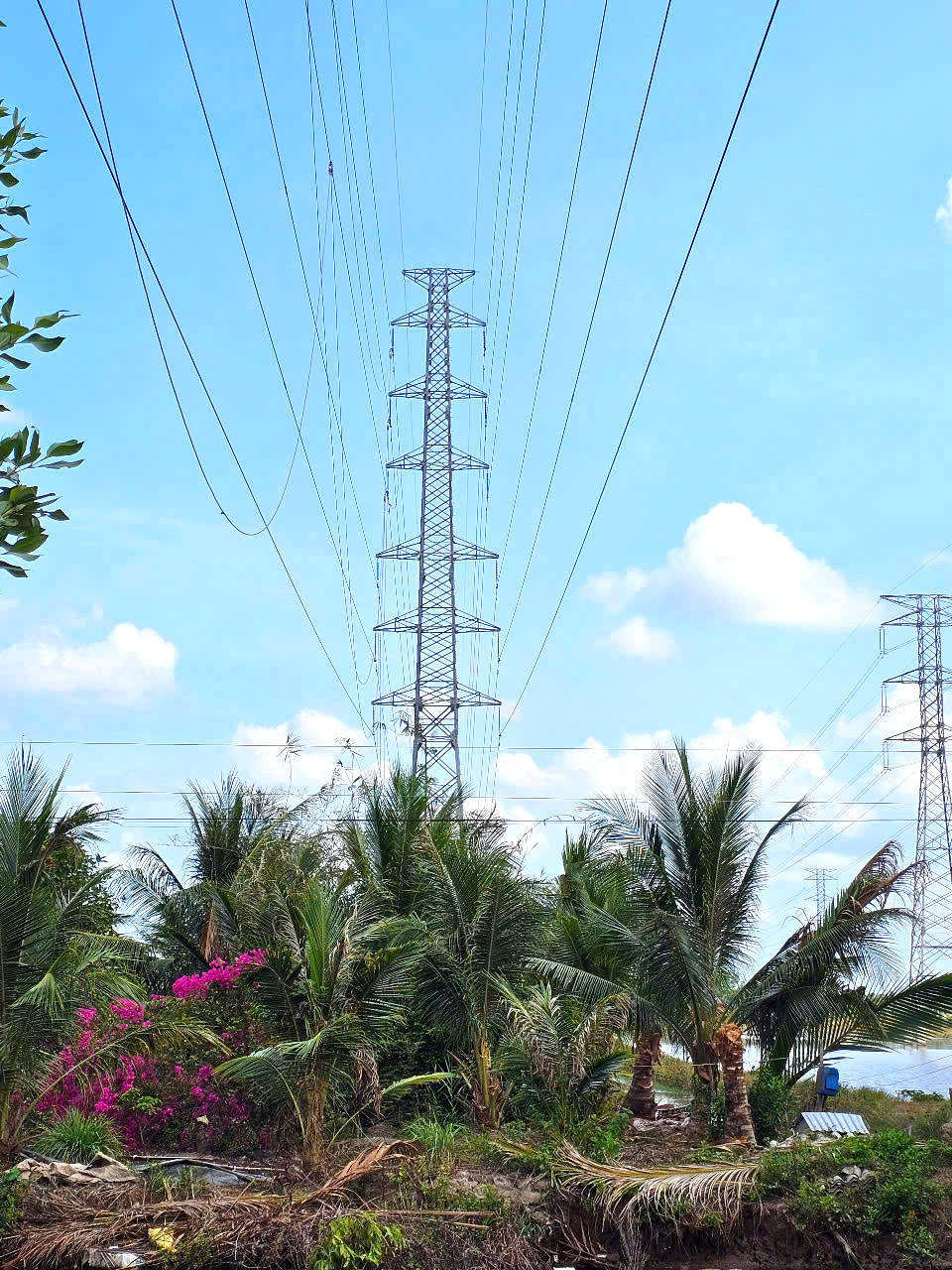 Hạng mục “Phân pha tuyến đường dây 110kV từ TBA 220kV Cà Mau 2 đến TBA 110kV An Xuyên”. Hạng mục “Phân pha tuyến đường dây 110kV từ TBA 220kV Cà Mau 2 đến TBA 110kV An Xuyên”.