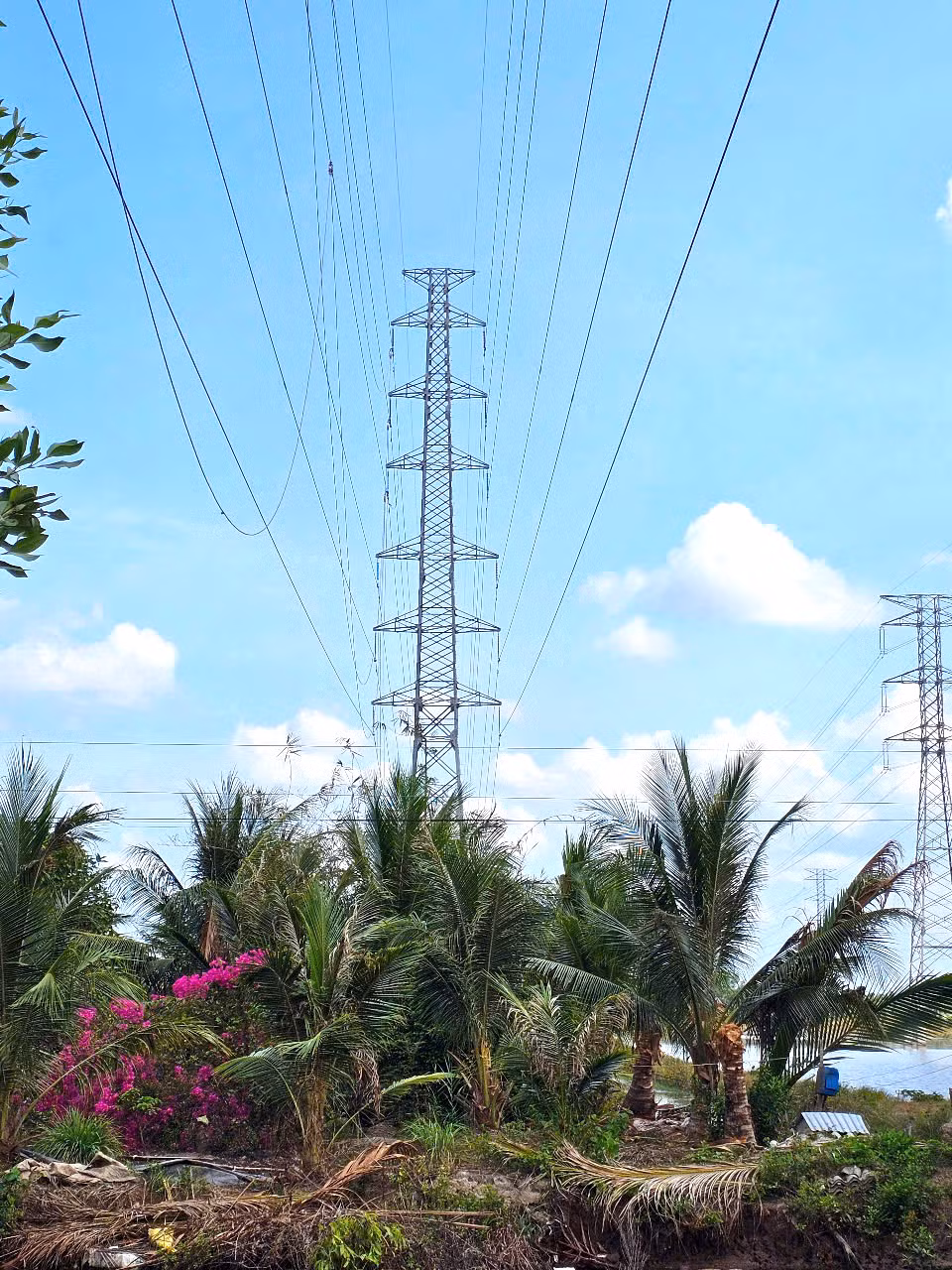Hạng mục “Phân pha tuyến đường dây 110kV từ TBA 220kV Cà Mau 2 đến TBA 110kV An Xuyên”. Hạng mục “Phân pha tuyến đường dây 110kV từ TBA 220kV Cà Mau 2 đến TBA 110kV An Xuyên”.