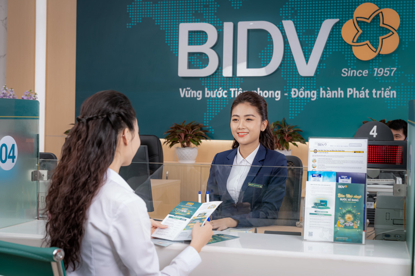 BIDV được nhiều tổ chức xếp hạng, tổ chức quốc tế đánh giá cao với nhiều tiêu chí khắt khe.