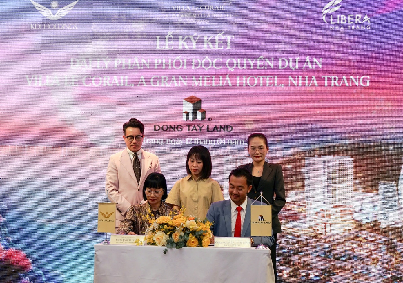 Đông Tây Land ký kết phân phối độc quyền Villa Le Corail