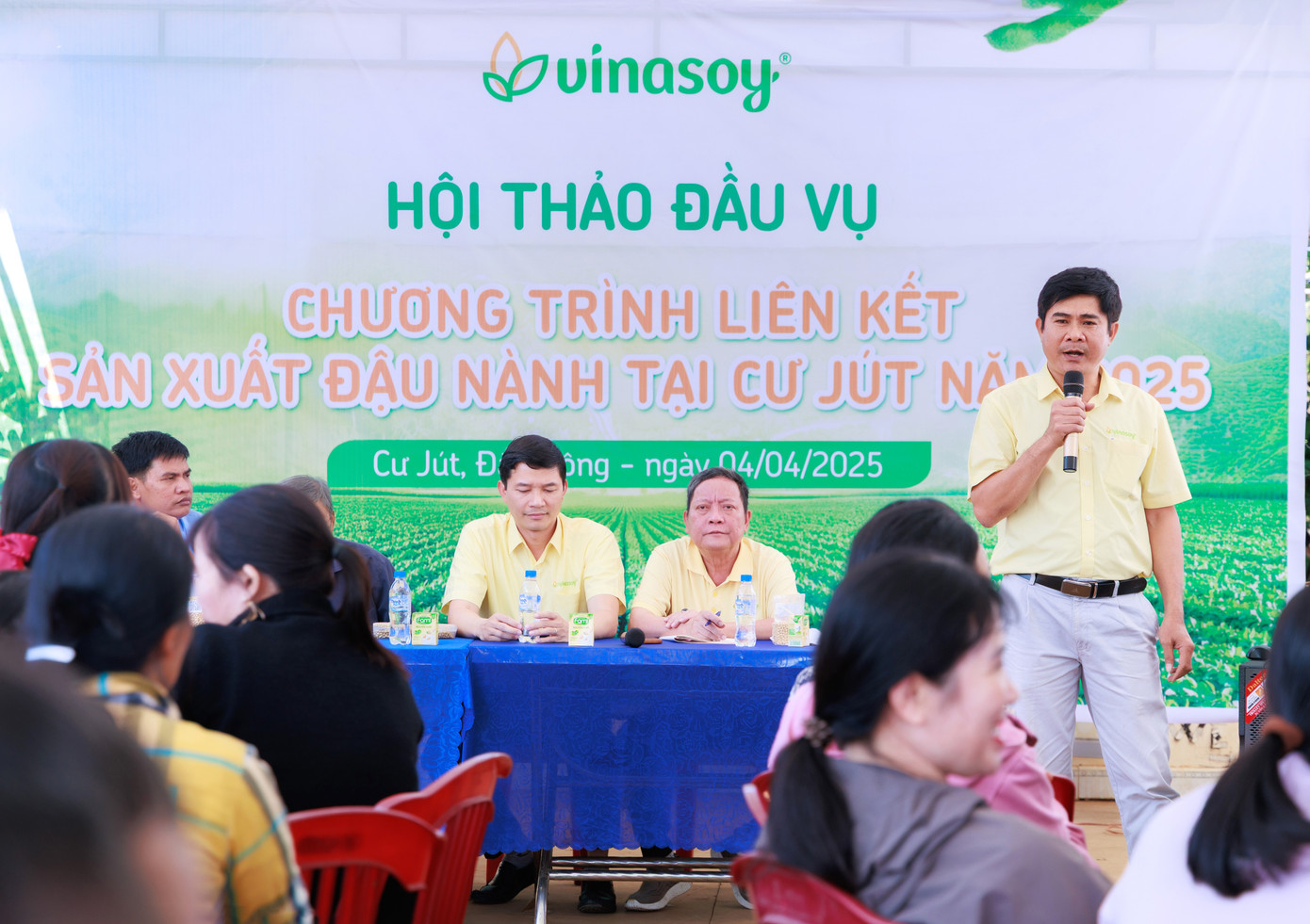 Trung tâm VSAC luôn đồng hành giúp bà con nông dân có được vụ mùa bội thu. Trung tâm VSAC luôn đồng hành giúp bà con nông dân có được vụ mùa bội thu.