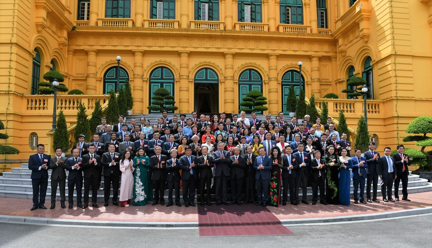 SHB luôn đồng hành cùng sự phát triển đất nước SHB luôn đồng hành cùng sự phát triển đất nước