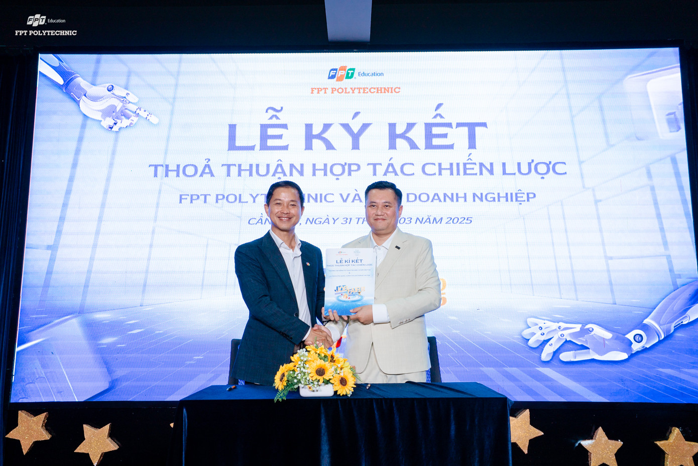 FPT Polytechnic Cần Thơ ký kết hợp tác cùng 13 doanh nghiệp, kỳ vọng sẽ tạo ra hàng nghìn cơ hội việc làm chất lượng FPT Polytechnic Cần Thơ ký kết hợp tác cùng 13 doanh nghiệp, kỳ vọng sẽ tạo ra hàng nghìn cơ hội việc làm chất lượng