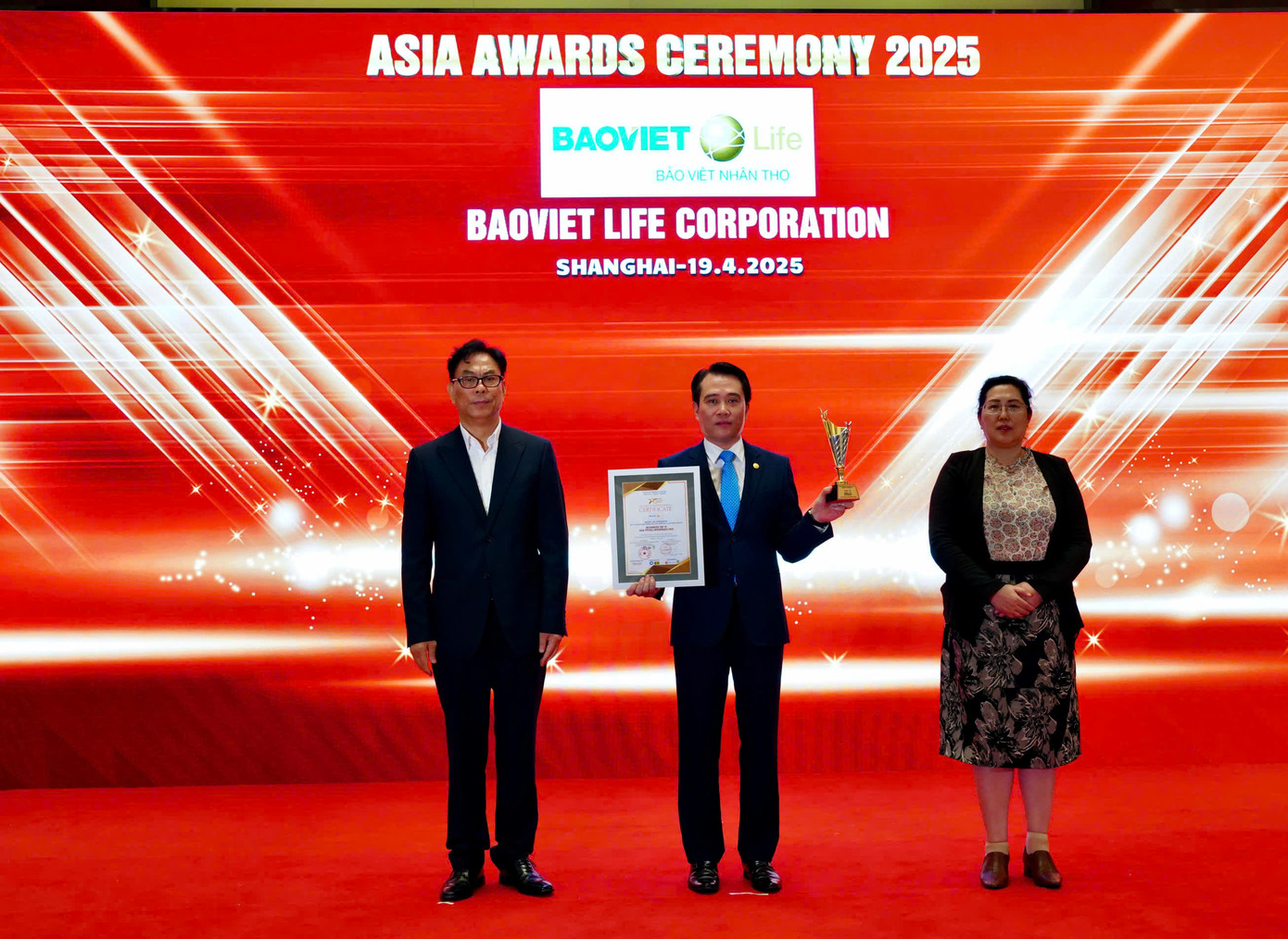 Thương hiệu Bảo Việt Nhân thọ được vinh danh trong TOP 10 Doanh nghiệp tiêu biểu Châu Á 2025