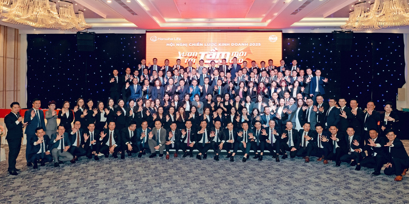 Ban Giám đốc và Đội ngũ kinh doanh Hanwha Life quyết tâm “Vươn tầm mới – Tới tầm cao”