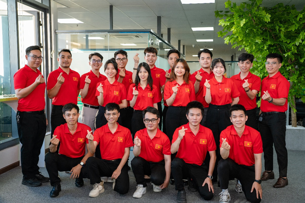 Nhân sự HCM57 Technology tiên phong trong chiến dịch “Mỗi người dân Việt Nam khoác trên mình chiếc áo Tôi yêu Việt Nam” Nhân sự HCM57 Technology tiên phong trong chiến dịch “Mỗi người dân Việt Nam khoác trên mình chiếc áo Tôi yêu Việt Nam”