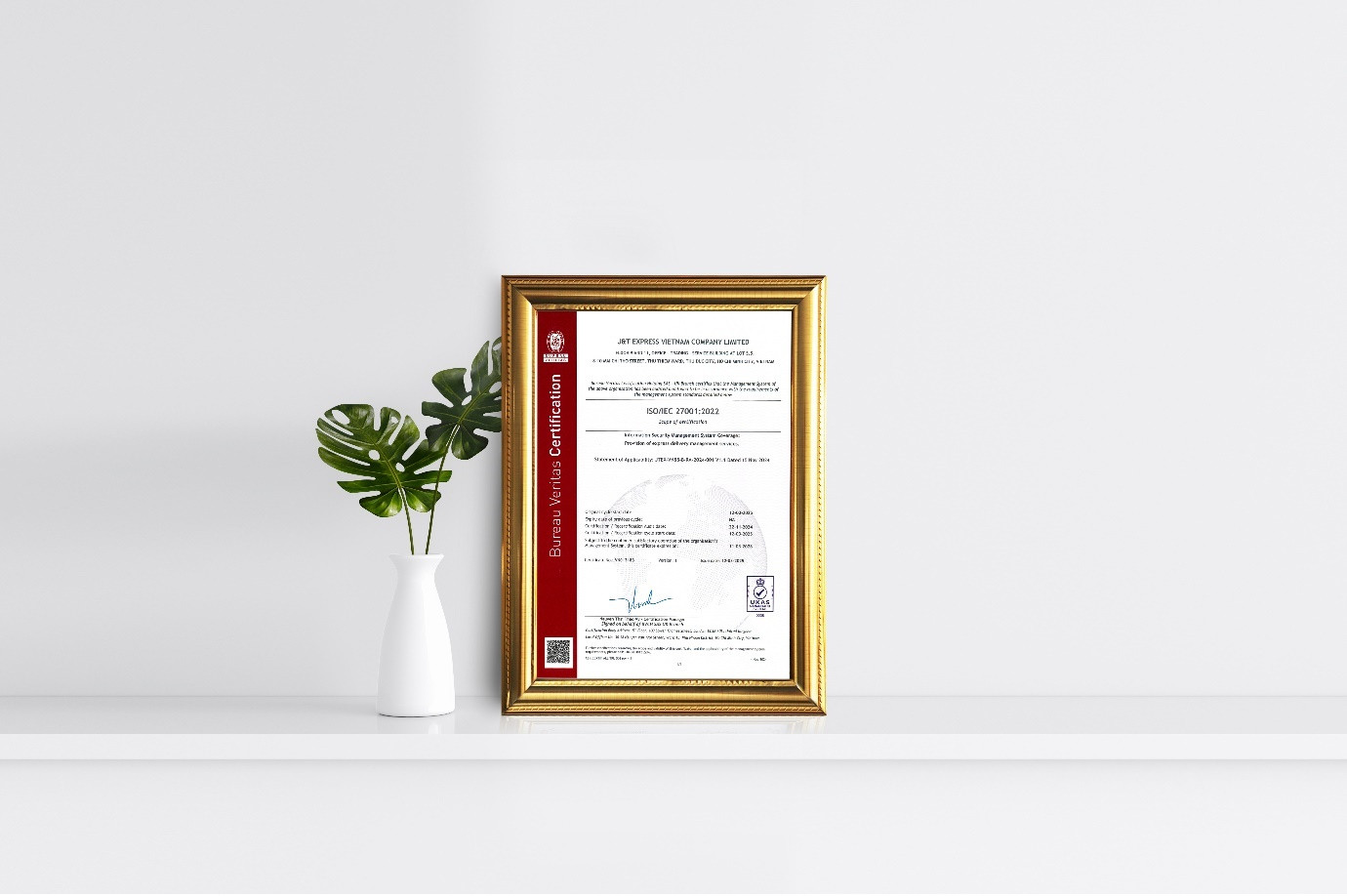 J&amp;T Express Việt Nam đạt được chứng nhận ISO/IEC 27001:2022