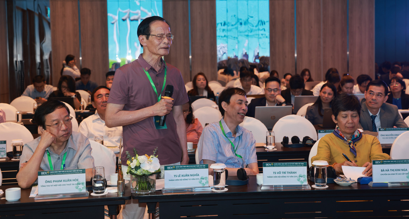 Nhiều chuyên gia đánh giá cao chất lượng của báo cáo.