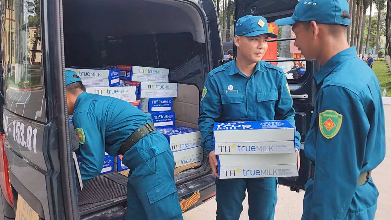 Càng gần ngày đại lễ, việc lựa chọn thực phẩm tiếp sức cho các lực lượng càng chặt chẽ, để đảm bảo sức khỏe cho chiến sĩ