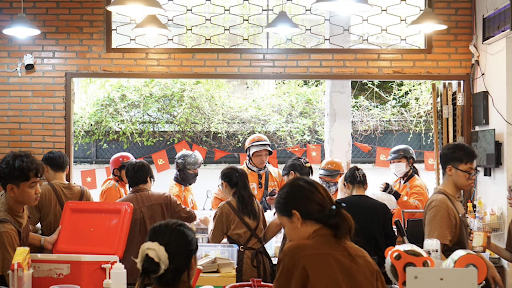 Góp phần tạo nên những con số ấn tượng cho chuỗi livestream marathon còn là một hệ thống vận hành tối ưu và phối hợp nhịp nhàng với các đối tác thương hiệu. Góp phần tạo nên những con số ấn tượng cho chuỗi livestream marathon còn là một hệ thống vận hành tối ưu và phối hợp nhịp nhàng với các đối tác thương hiệu.