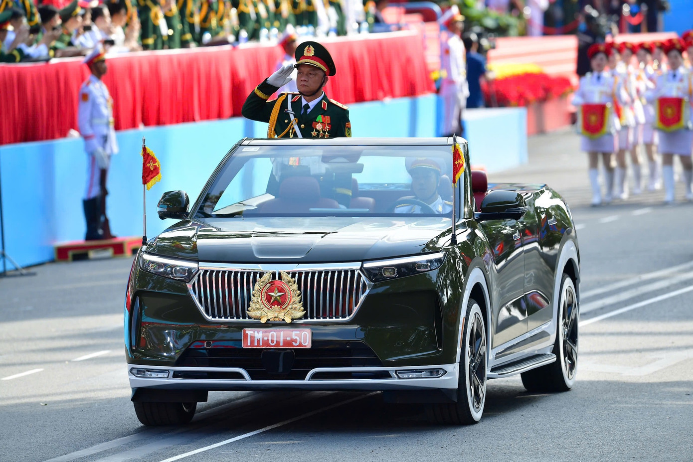 Đây là lần đầu tiên phiên bản đặc biệt của VinFast VF 9 được sử dụng trong ngày lễ lớn của đất nước.