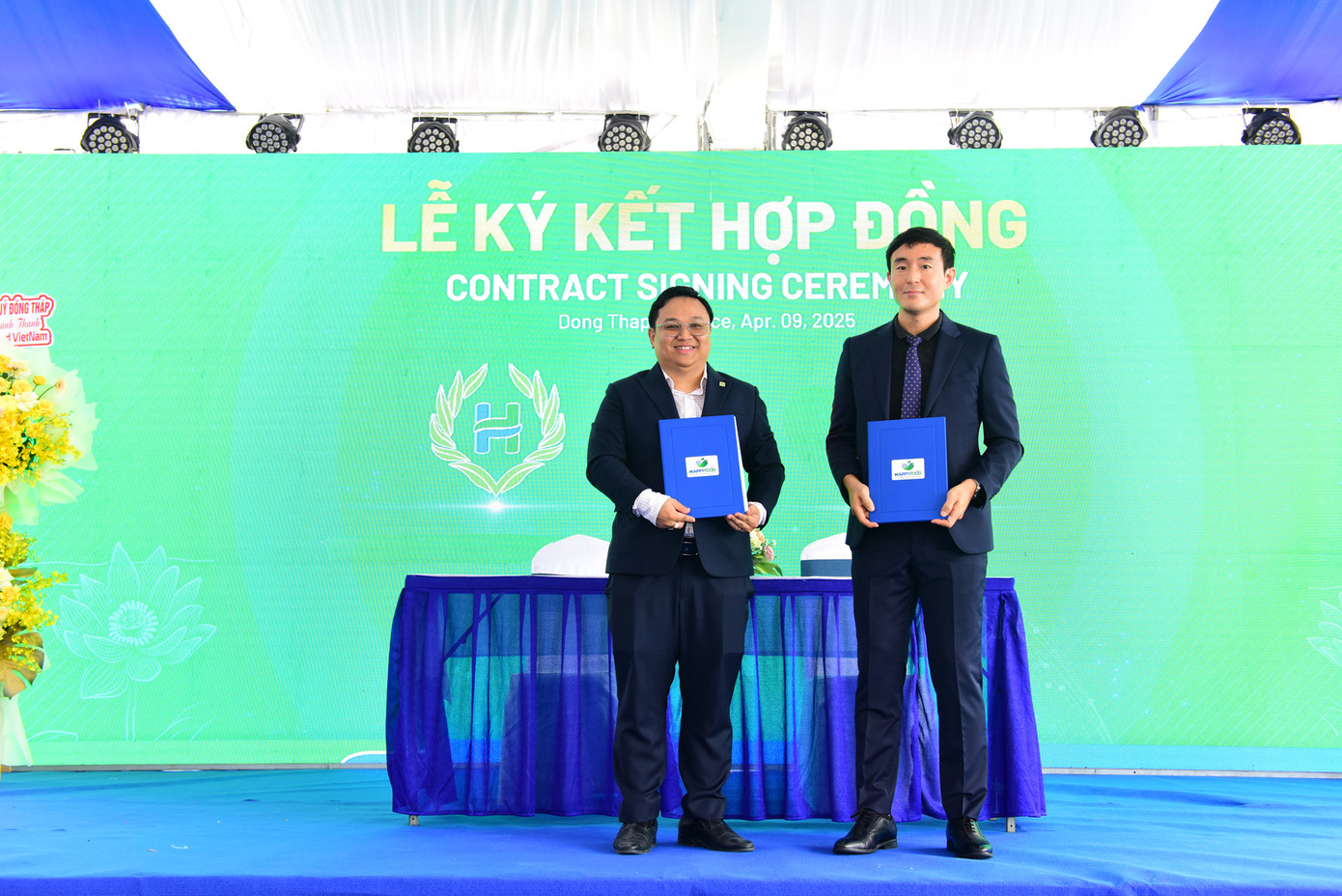 Khách hàng ký kết hợp đồng đặt hàng đầu tiên do nhà máy HappyFood VietNam sản xuất Khách hàng ký kết hợp đồng đặt hàng đầu tiên do nhà máy HappyFood VietNam sản xuất