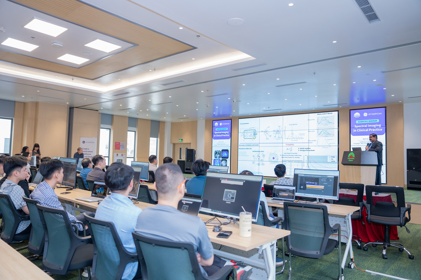 Các chuyên gia đánh giá cao vai trò của CT 2560 trong tầm soát & điều trị ung thư Các chuyên gia đánh giá cao vai trò của CT 2560 trong tầm soát & điều trị ung thư