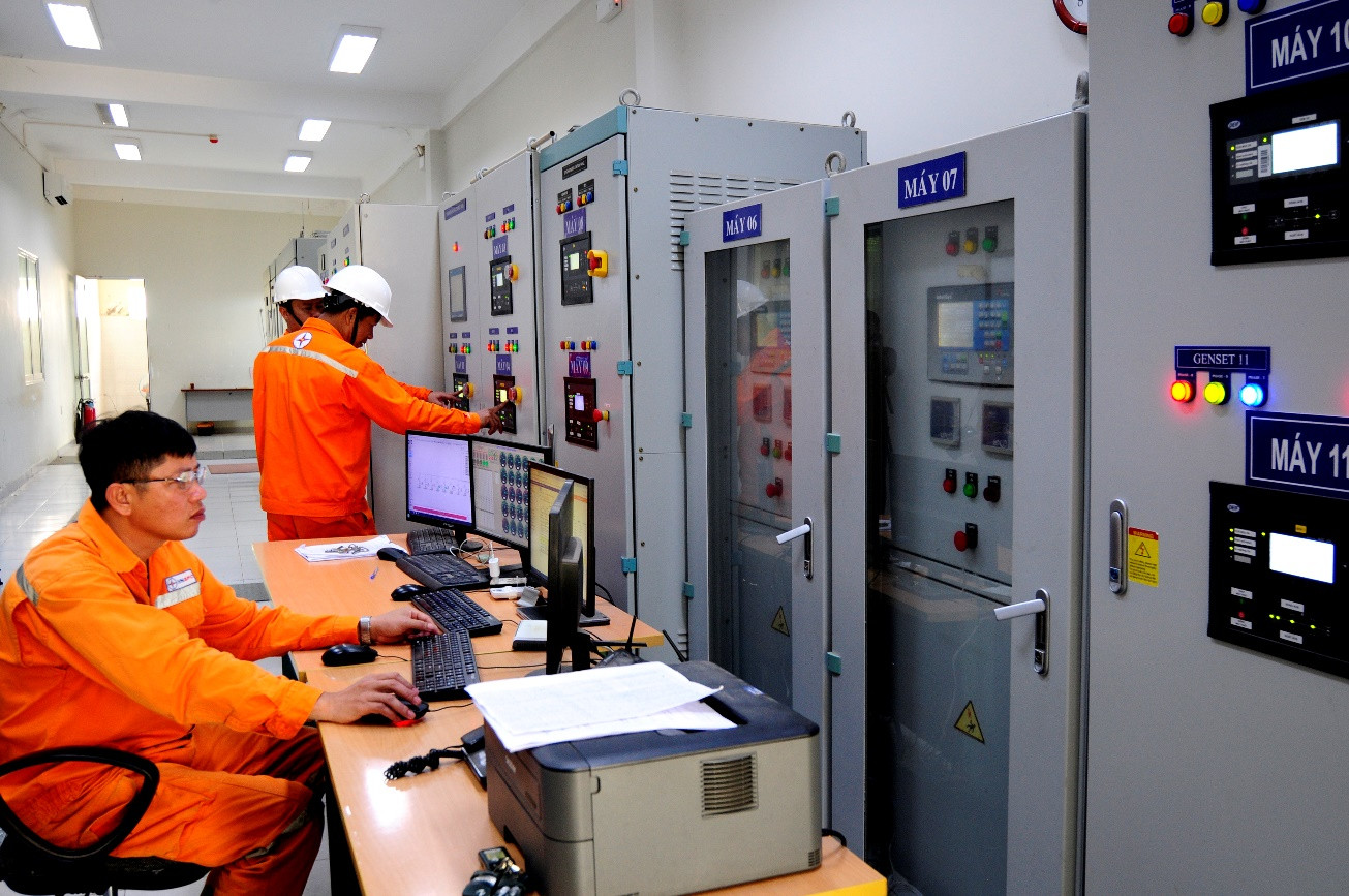 Các đơn vị điện lực phía Nam ứng trực 24/24 giờ đảm bảo cung cấp điện liên tục, an toàn Các đơn vị điện lực phía Nam ứng trực 24/24 giờ đảm bảo cung cấp điện liên tục, an toàn