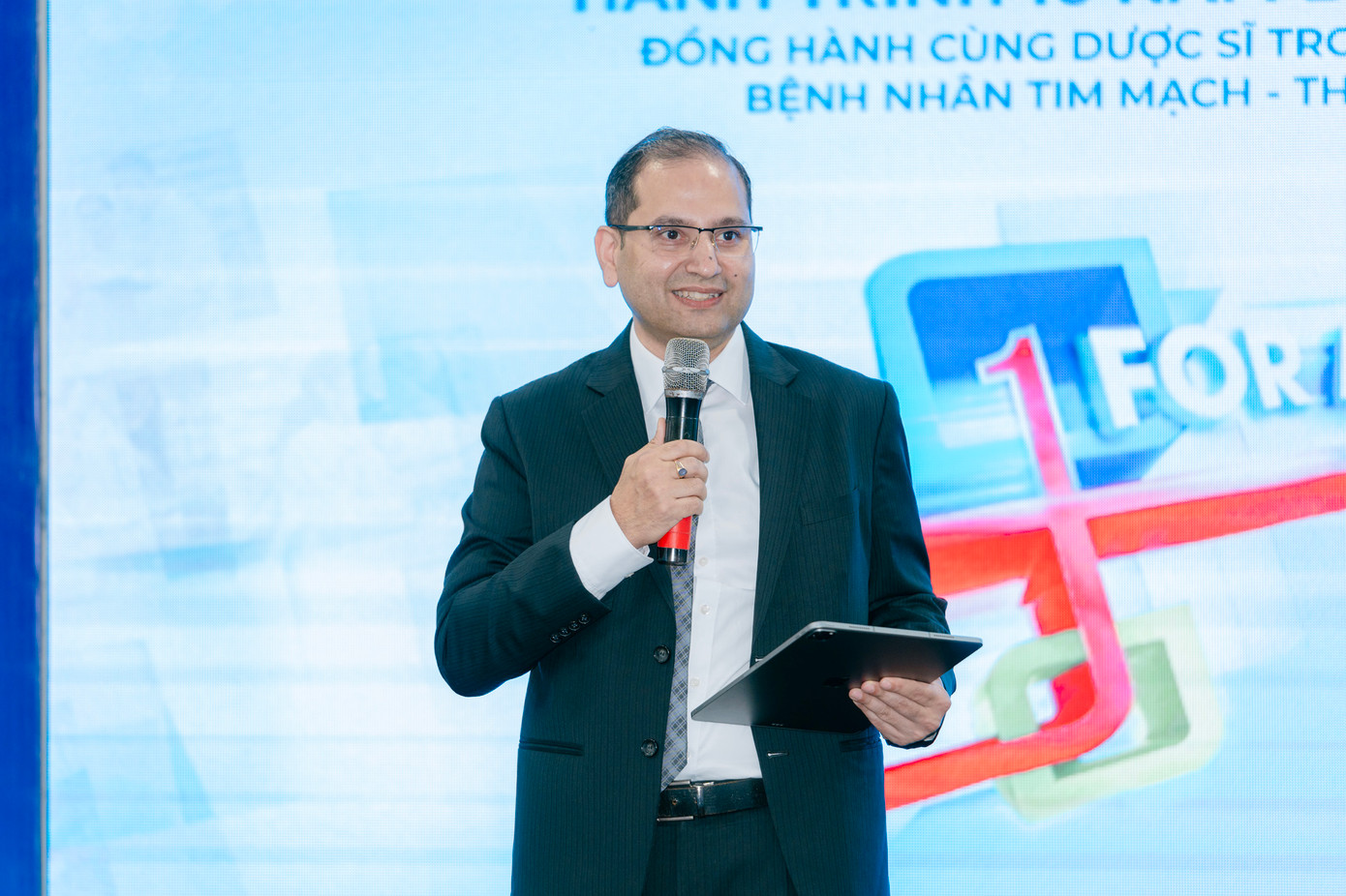 Ông Atul Tandon - Tổng Giám Đốc AstraZeneca Việt Nam.