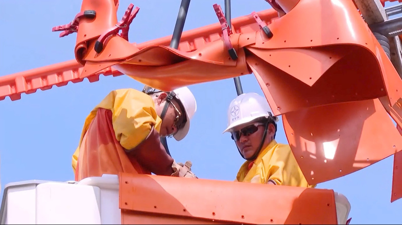 EVNSPC không ngừng, giảm cung cấp điện trong dịp giỗ tổ Hùng Vương và lễ 30/4 – 01/5 EVNSPC không ngừng, giảm cung cấp điện trong dịp giỗ tổ Hùng Vương và lễ 30/4 – 01/5