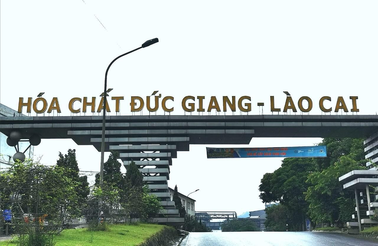 Công ty Cổ phần Hóa chất Đức Giang Lào Cai.