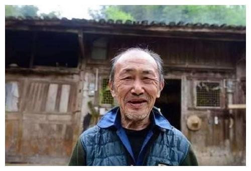 Căn nhà này đến nay đã có bề dày lịch sử hơn 400 năm, không chỉ được làm từ gỗ quý mà tuổi đời còn lâu, các chuyên gia định giá ngôi nhà này giá trị lên tới 800 triệu tệ (khoảng gần 2.900 tỷ đồng).